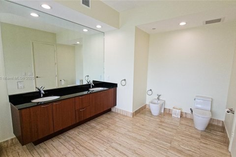 Condominio en alquiler en Sunny Isles Beach, Florida, 3 dormitorios, 216.18 m2 № 1841123 - foto 14