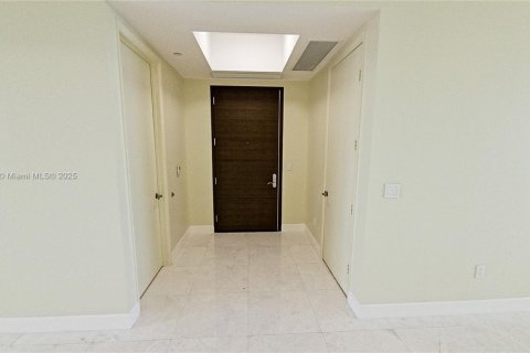 Condominio en alquiler en Sunny Isles Beach, Florida, 3 dormitorios, 216.18 m2 № 1841123 - foto 1