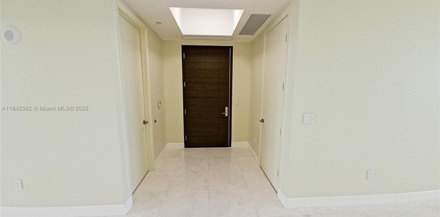 Condominio en Sunny Isles Beach, Florida, 3 dormitorios  № 1841123