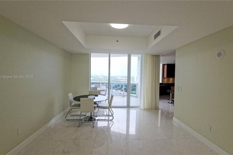 Condominio en alquiler en Sunny Isles Beach, Florida, 3 dormitorios, 216.18 m2 № 1841123 - foto 4
