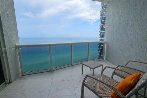 Condominio en alquiler en Sunny Isles Beach, Florida, 3 dormitorios, 216.18 m2 № 1841123 - foto 27
