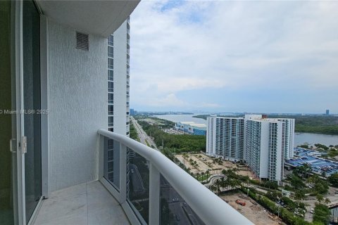 Condominio en alquiler en Sunny Isles Beach, Florida, 3 dormitorios, 216.18 m2 № 1841123 - foto 30