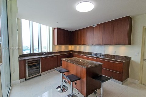 Condominio en alquiler en Sunny Isles Beach, Florida, 3 dormitorios, 216.18 m2 № 1841123 - foto 6