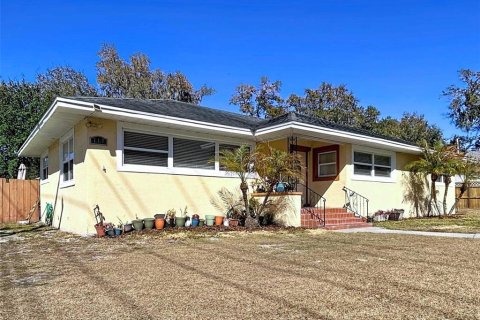 House in Lakeland, Florida 3 bedrooms, 219.81 sq.m. № 2118469