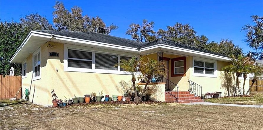 Casa en Lakeland, Florida 3 dormitorios, 219.81 m2 № 2118469