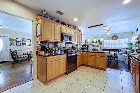 Casa en venta en Lakeland, Florida, 3 dormitorios, 219.81 m2 № 2118469 - foto 9
