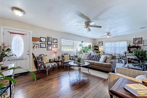 Casa en venta en Lakeland, Florida, 3 dormitorios, 219.81 m2 № 2118469 - foto 8