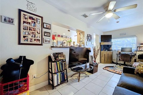 Casa en venta en Lakeland, Florida, 3 dormitorios, 219.81 m2 № 2118469 - foto 14