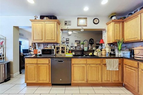 Casa en venta en Lakeland, Florida, 3 dormitorios, 219.81 m2 № 2118469 - foto 11