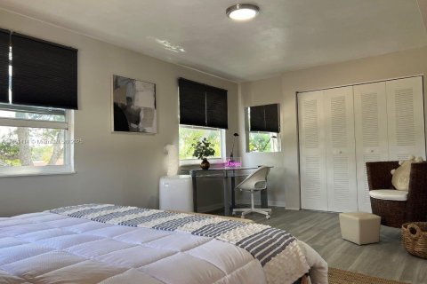 Commercial property in Hollywood, Florida 268.21 sq.m. № 1857428 - photo 14