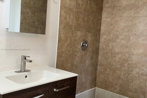 Commercial property in Hollywood, Florida 268.21 sq.m. № 1857428 - photo 25