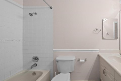 Casa en venta en Weston, Florida, 4 dormitorios, 174.28 m2 № 1783911 - foto 26