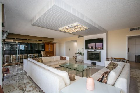 Купить кондоминиум в Майами, Флорида 2 спальни, 215.53м2, № 2027697 - фото 11