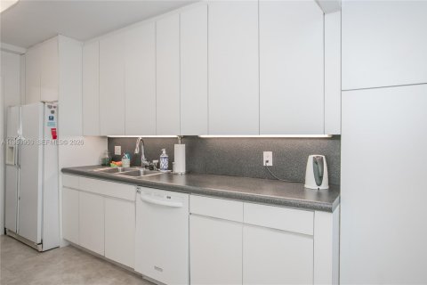 Купить кондоминиум в Майами, Флорида 2 спальни, 215.53м2, № 2027697 - фото 4