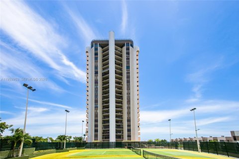 Кондоминиум с 2 спальнями в Майами, Флорида № 2027697