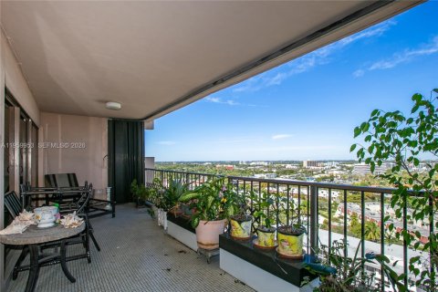 Купить кондоминиум в Майами, Флорида 2 спальни, 215.53м2, № 2027697 - фото 13