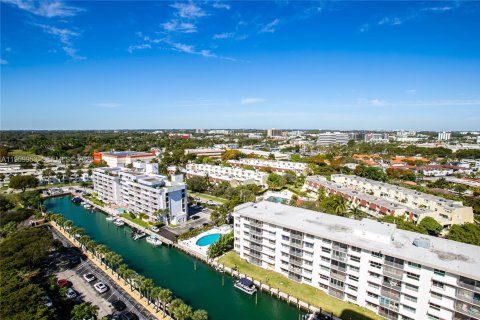 Купить кондоминиум в Майами, Флорида 2 спальни, 215.53м2, № 2027697 - фото 24