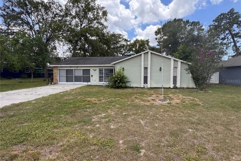 House in Spring Hill, Florida 2 bedrooms, 128.95 sq.m. № 1760320 - photo 1