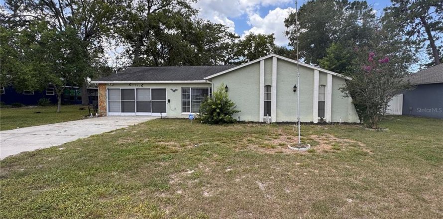 House in Spring Hill, Florida 2 bedrooms, 128.95 sq.m. № 1760320