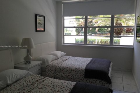 Condominio en Miami Beach, Florida, 1 dormitorio  № 2048237