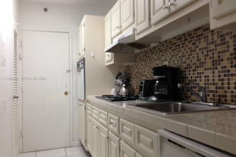 Condominio en alquiler en Miami Beach, Florida, 1 dormitorio, 49.7 m2 № 2048237 - foto 6