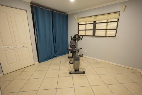 House in Southwest Ranches, Florida 5 bedrooms, 256.97 sq.m. № 2036510 - photo 18