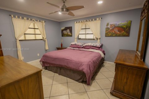 House in Southwest Ranches, Florida 5 bedrooms, 256.97 sq.m. № 2036510 - photo 24