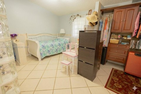 House in Southwest Ranches, Florida 5 bedrooms, 256.97 sq.m. № 2036510 - photo 15