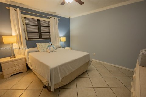 House in Southwest Ranches, Florida 5 bedrooms, 256.97 sq.m. № 2036510 - photo 22