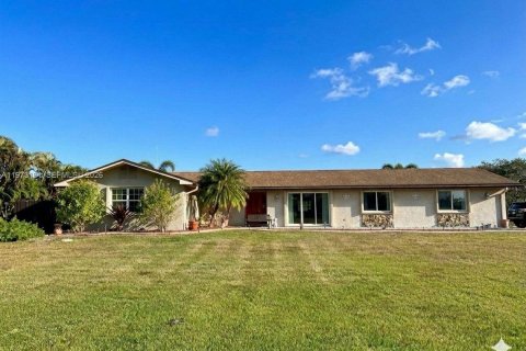 House in Southwest Ranches, Florida 5 bedrooms, 256.97 sq.m. № 2036510