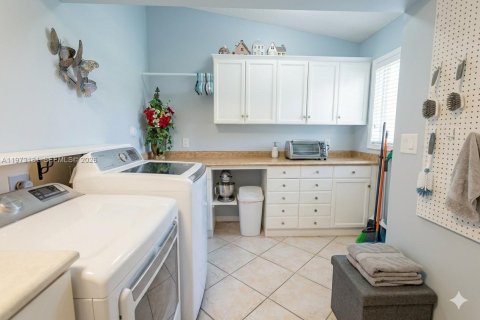 House in Southwest Ranches, Florida 5 bedrooms, 256.97 sq.m. № 2036510 - photo 26