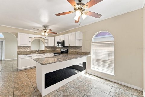Casa en venta en Kissimmee, Florida, 4 dormitorios, 155.89 m2 № 2295372 - foto 8