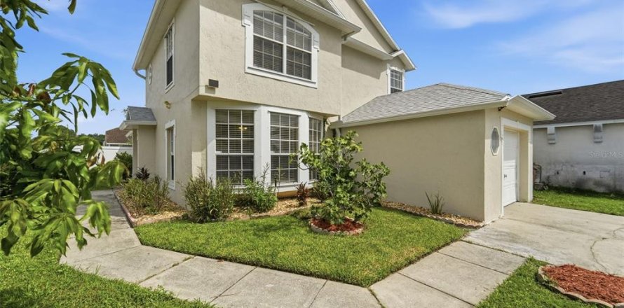 Casa en Kissimmee, Florida 4 dormitorios, 155.89 m2 № 2295372
