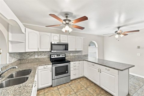 Casa en venta en Kissimmee, Florida, 4 dormitorios, 155.89 m2 № 2295372 - foto 6