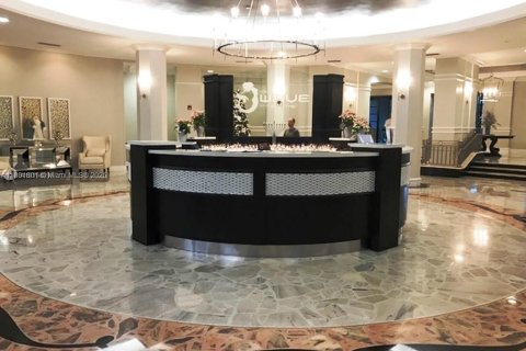 Condo in Hollywood, Florida, 2 bedrooms  № 2021601 - photo 5