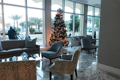 Condo in Hollywood, Florida, 2 bedrooms  № 2021601 - photo 25