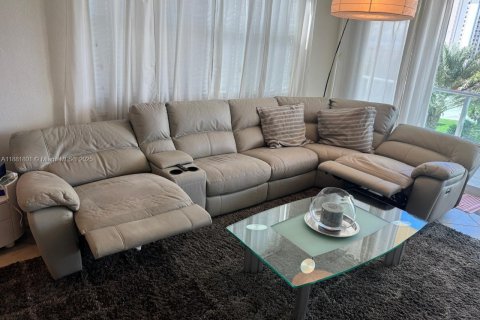 Condo in Hollywood, Florida, 2 bedrooms  № 2021601 - photo 12