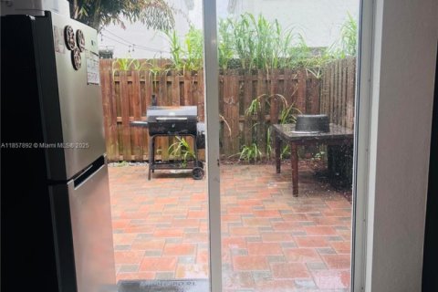 Townhouse in Homestead, Florida 4 bedrooms, 178 sq.m. № 1888030 - photo 29
