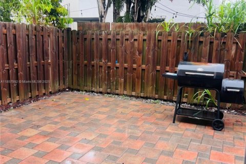 Townhouse in Homestead, Florida 4 bedrooms, 178 sq.m. № 1888030 - photo 30