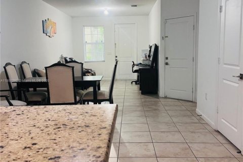 Townhouse in Homestead, Florida 4 bedrooms, 178 sq.m. № 1888030 - photo 10
