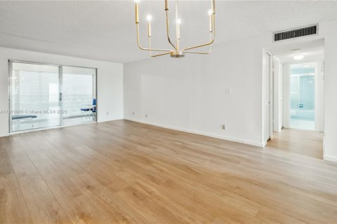 Снять в аренду кондоминиум в Дания-Бич, Флорида 2 спальни, 110.55м2, № 1966165 - фото 14