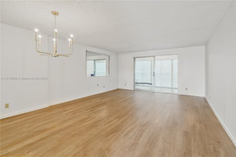 Снять в аренду кондоминиум в Дания-Бич, Флорида 2 спальни, 110.55м2, № 1966165 - фото 12