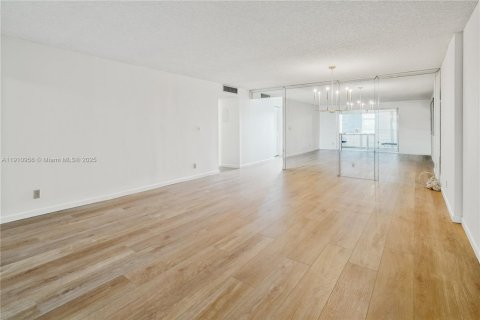 Снять в аренду кондоминиум в Дания-Бич, Флорида 2 спальни, 110.55м2, № 1966165 - фото 15