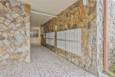 Снять в аренду кондоминиум в Дания-Бич, Флорида 2 спальни, 110.55м2, № 1966165 - фото 4