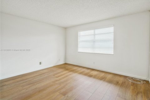 Снять в аренду кондоминиум в Дания-Бич, Флорида 2 спальни, 110.55м2, № 1966165 - фото 21