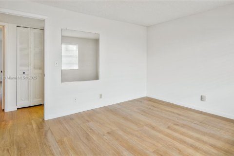 Снять в аренду кондоминиум в Дания-Бич, Флорида 2 спальни, 110.55м2, № 1966165 - фото 22