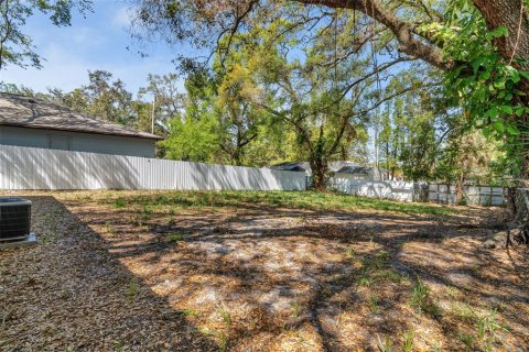 House in Tampa, Florida 3 bedrooms, 82.5 sq.m. № 1572368 - photo 17