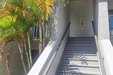 Condo in Dunedin, Florida, 2 bedrooms  № 2209220 - photo 2