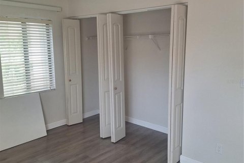 Condo in Dunedin, Florida, 2 bedrooms  № 2209220 - photo 9