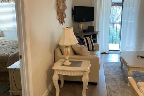 Condo in Dunedin, Florida, 2 bedrooms  № 2209220 - photo 23